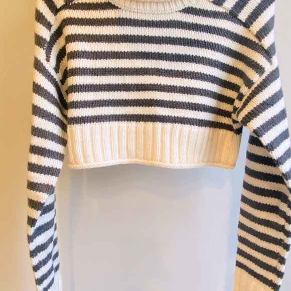 Zara Striped Cropped Chunky Knit Sweater (Gray and Cream White/ size Medium) - Picture 2 of 5